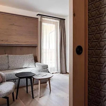 Otel Salzburg 4*